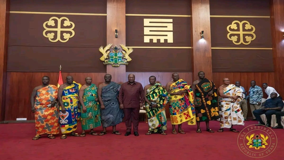 Bono Chiefs Pay Courtesy Call